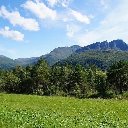 Family In Modern House Privatunterkunft *